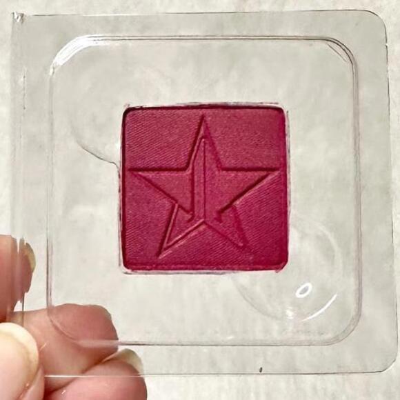 NIB Jeffree Star Pressed Pigment Artistry Single in Fresh Meat 1.5g - Picture 3 of 7